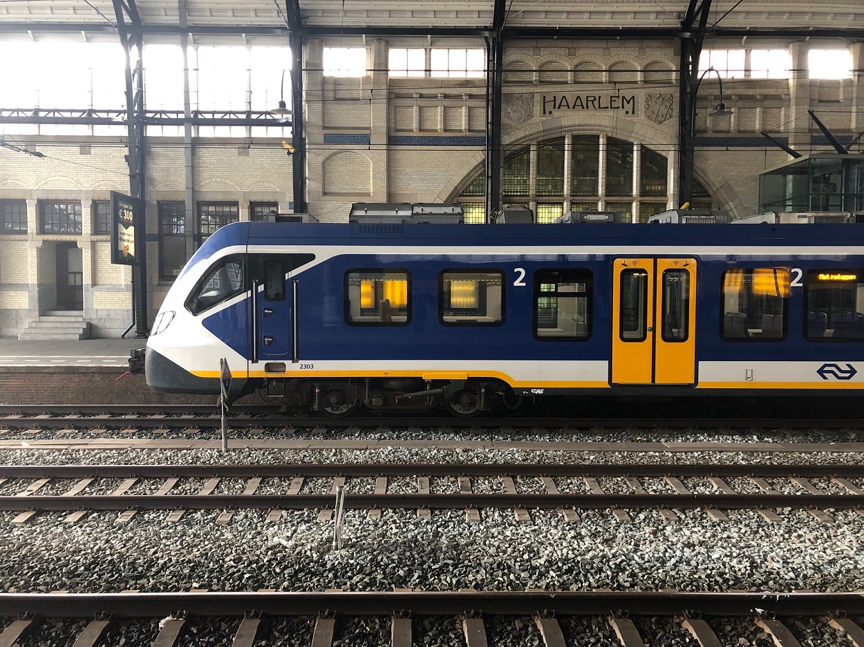 Amsterdam trains second class