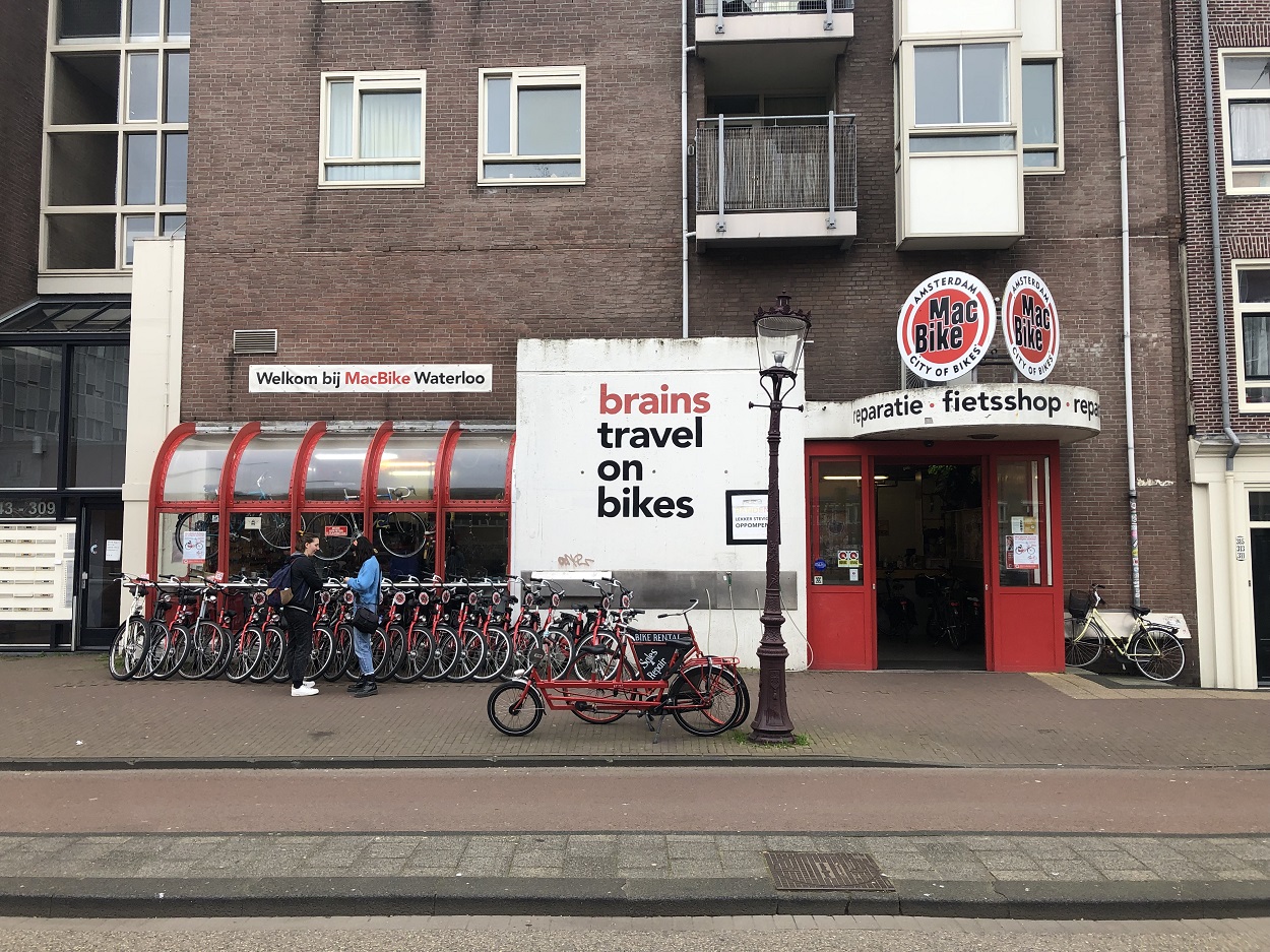 Rent a bike Amsterdam MacBike for free with I amsterdam city card