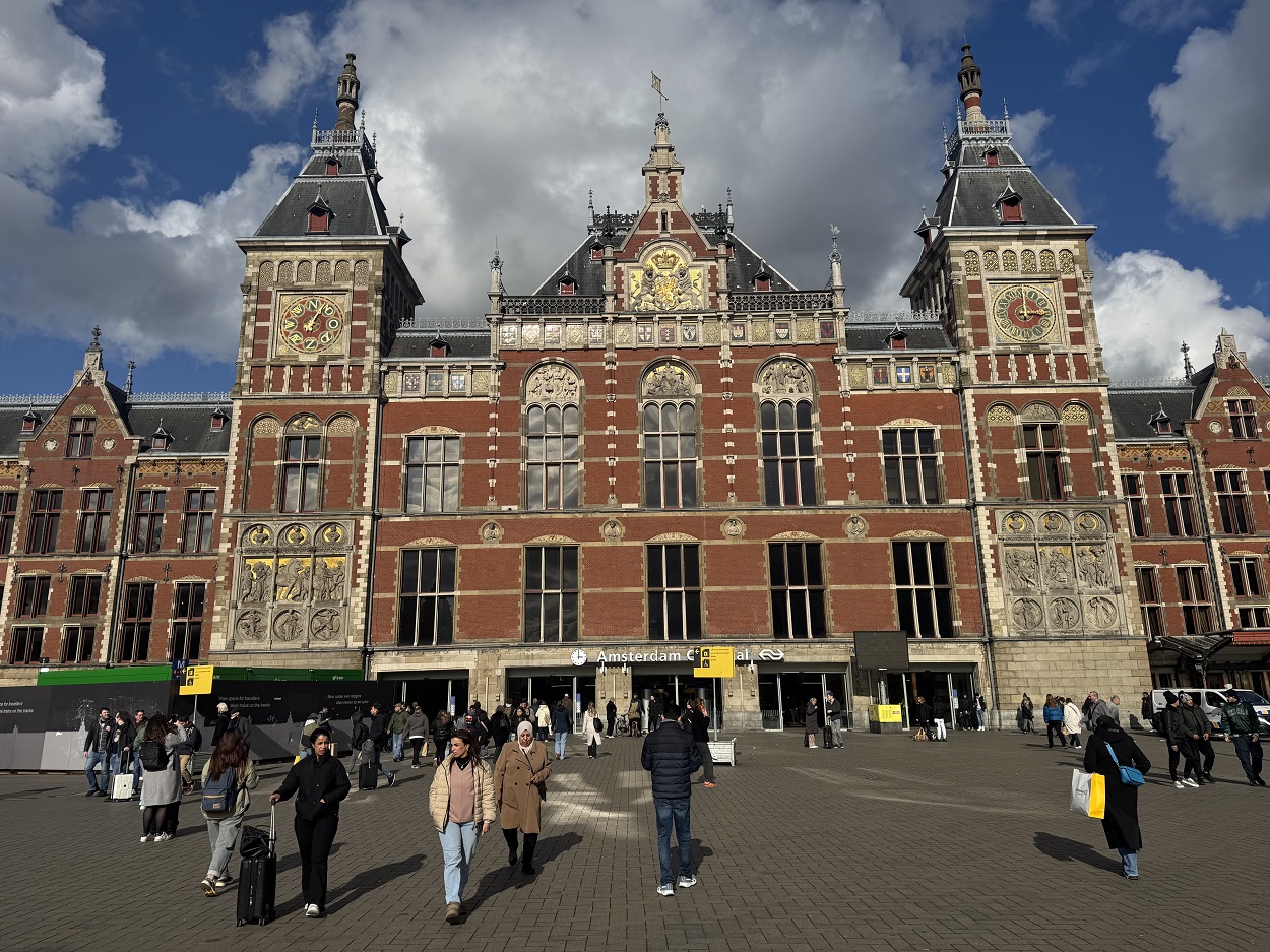 Amsterdam to Paris by train