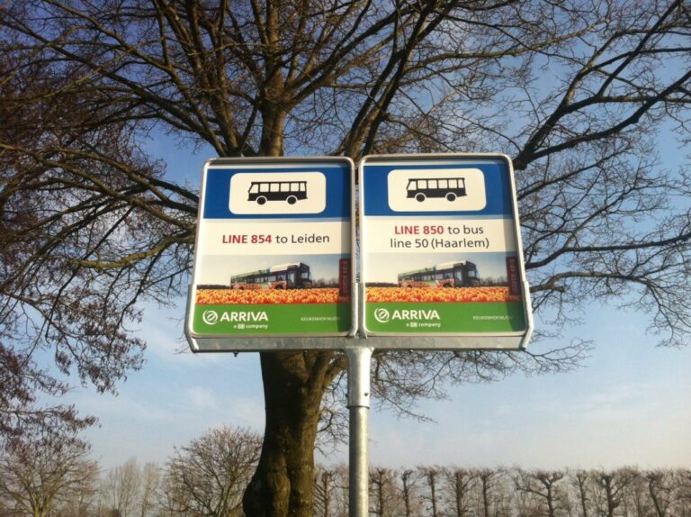 Bus 854 from Leiden to Keukenhof (Qbuzz): tickets in 2026