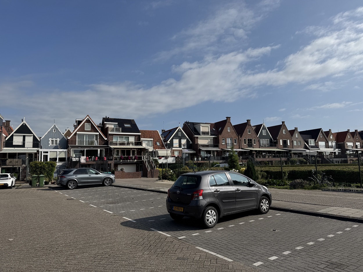 Free parking in Volendam
