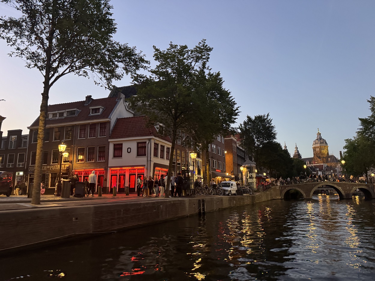 Amsterdam evening canal cruise