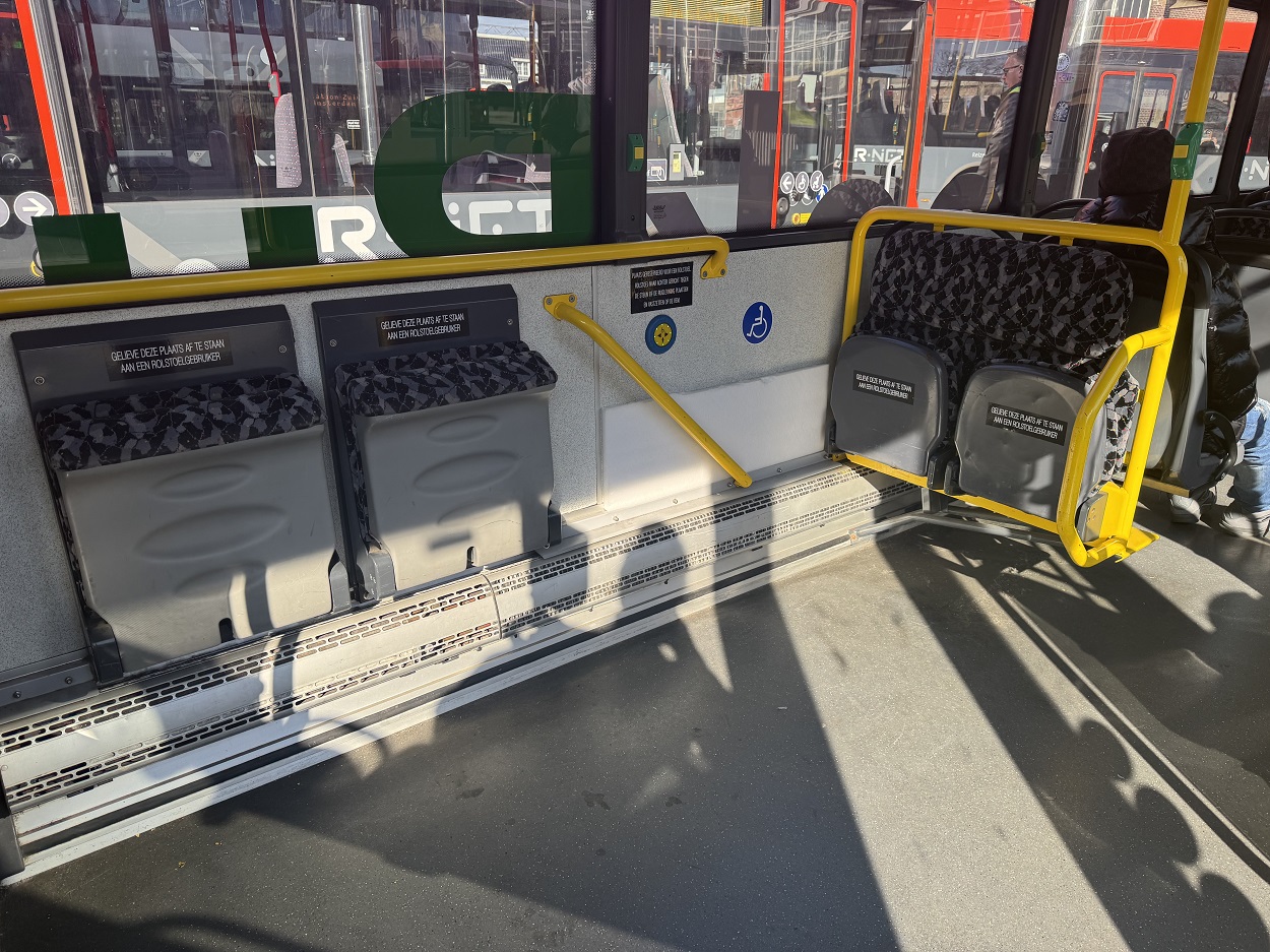 Keukenhof bus, space for the wheelchair