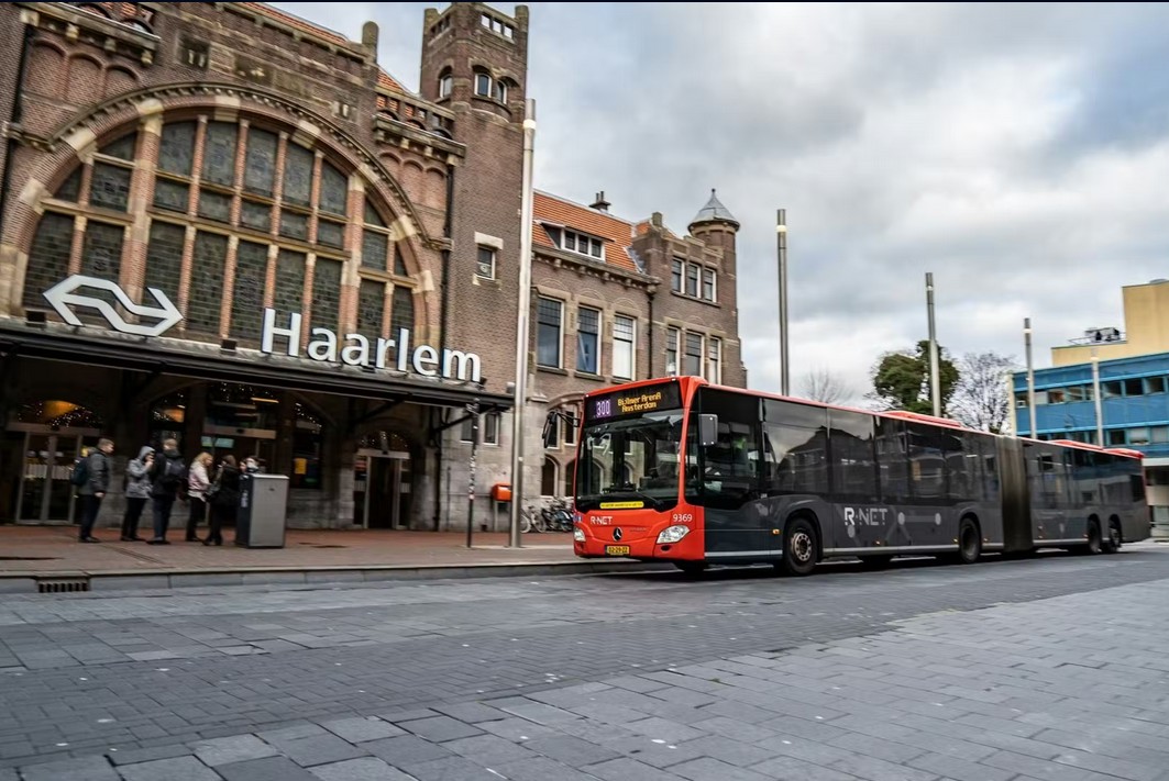 Bus 300 Schiphol - Haarlem tickets, prices, timetable in 2026