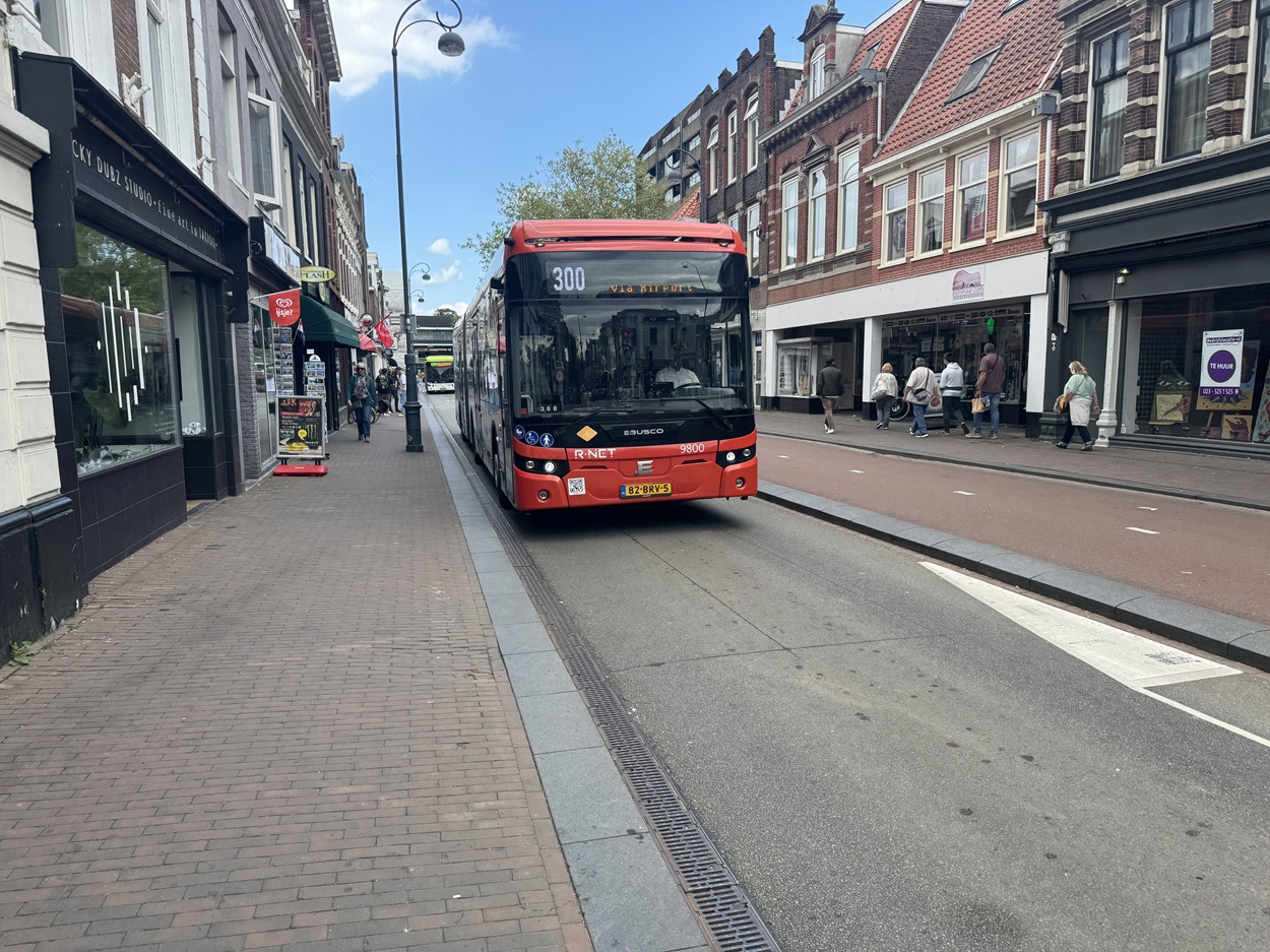 Bus 300 to Haarlem from Schiphol - schedule, tickets, prices 2026, departure point at Schiphol