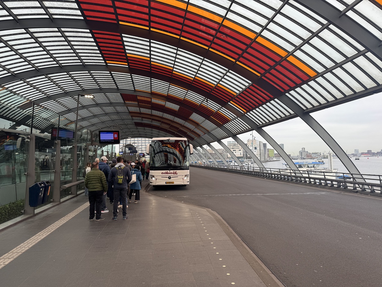 Keukenhof bus from Amstedam Centraal station