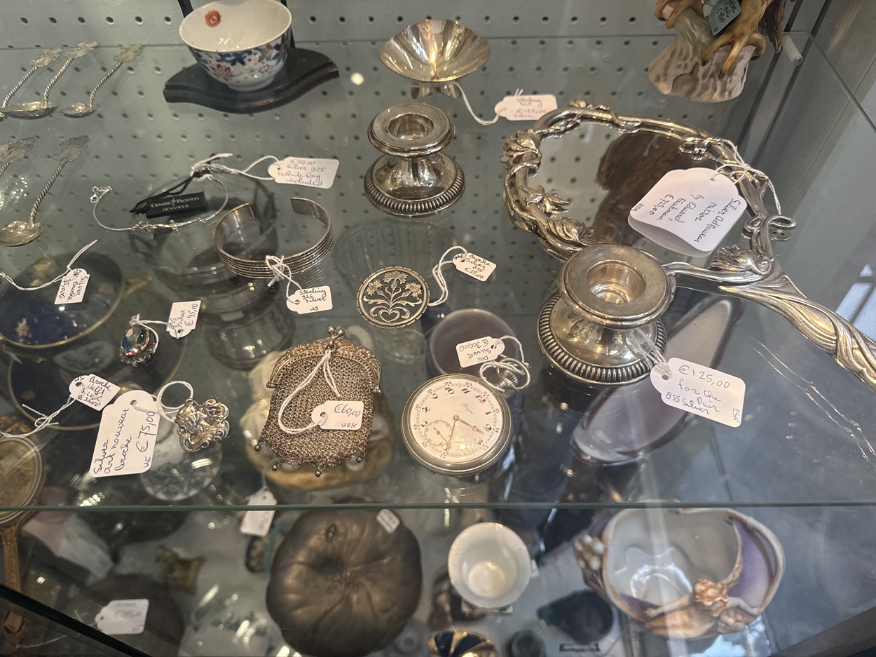 Where to shop for antiques in Amsterdam