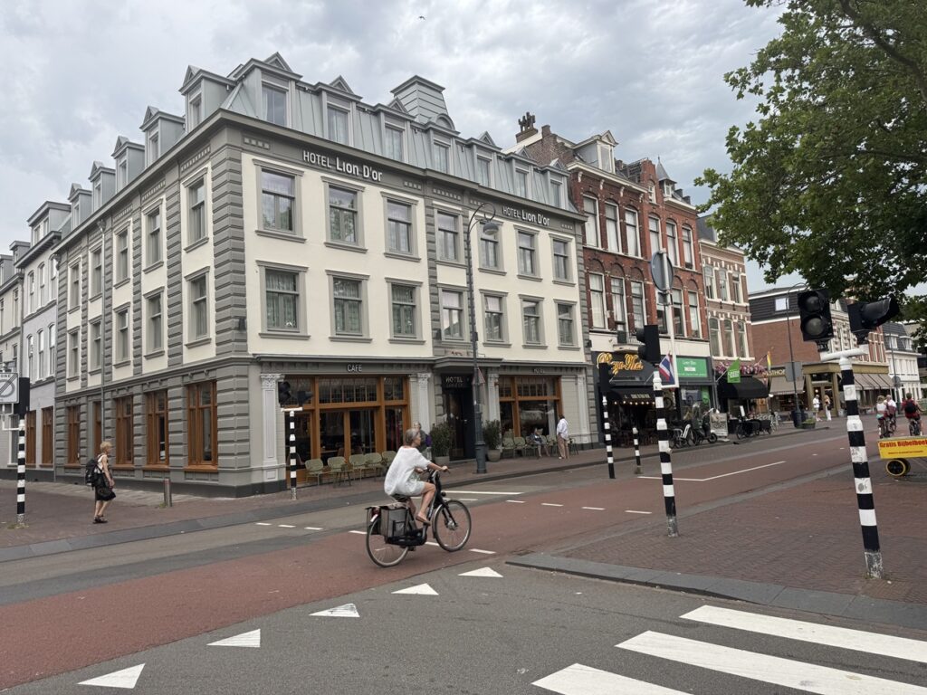 Hotel Lion D'Or in Haarlem next to the train and bus station